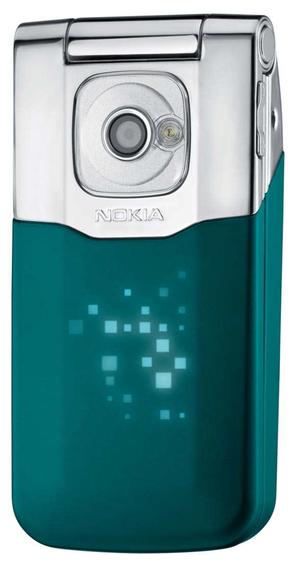 Nokia-7510-Supernova-02