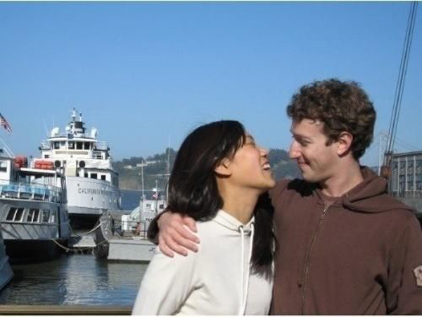 mark zuckerberg novia. En ellas Mark Zuckerberg lucía