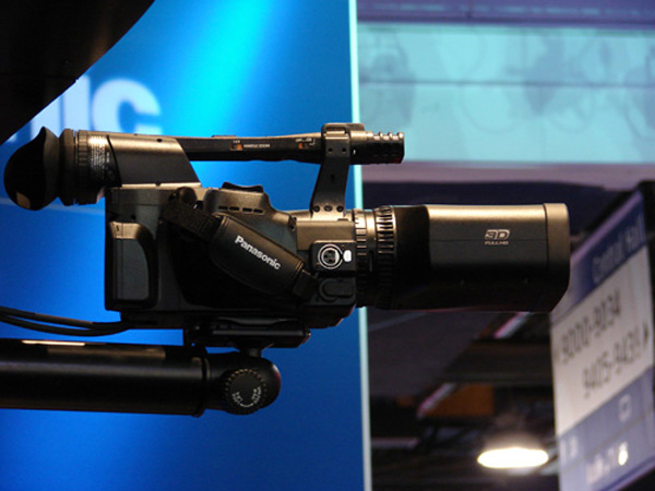 panasonic-videocamara-3d-02 panasonic-videocamara-3d-02