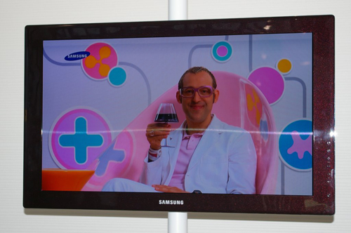 Samsung vuelve a enseñar sus pantallas OLED de 31 pulgadas (CeBIT 2008) 8 samsung-oled-cebit2008-1