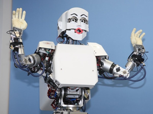 KOBIAN, un robot con expresividad corporal