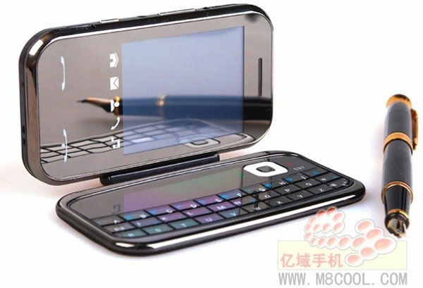 Nokla E97, un móvil de imitación con teclado ‘ABCDEF’