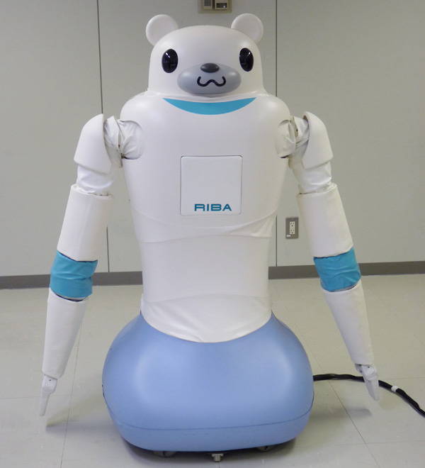 RIBA, un robot con pinta de oso de peluche que ayuda a quienes no pueden caminar