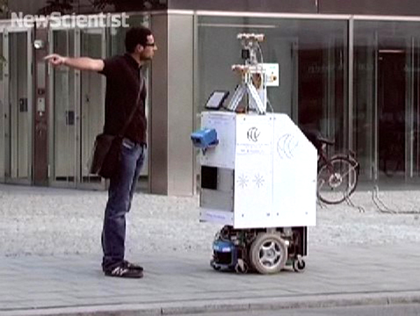 ACE, el robot perdido que pregunta por su casa
