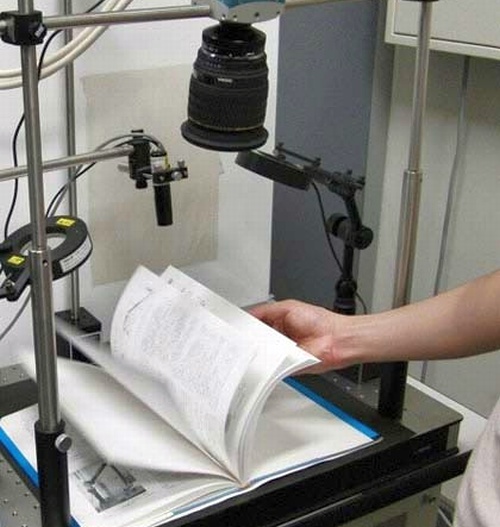 Un laboratorio japonés consigue un sistema para escanear 1000 páginas por segundo