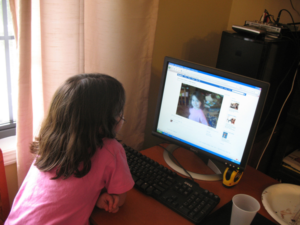 El PP quiere que los padres autoricen el acceso de los menores a Facebook