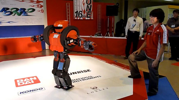 OmniZero.9, un robot que pasa de androide a coche en… bastante tiempo