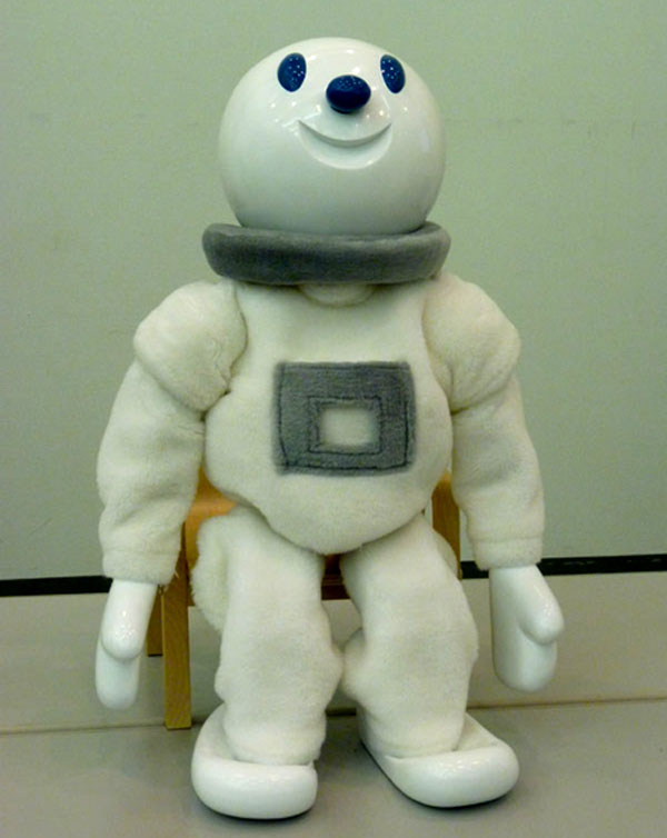 Taizo, el robot que ayuda a los ancianos a hacer ejercicio