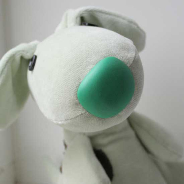 Sniff, un perro-guí­a de peluche con nariz RFID para ayudar a niños con problemas de visión