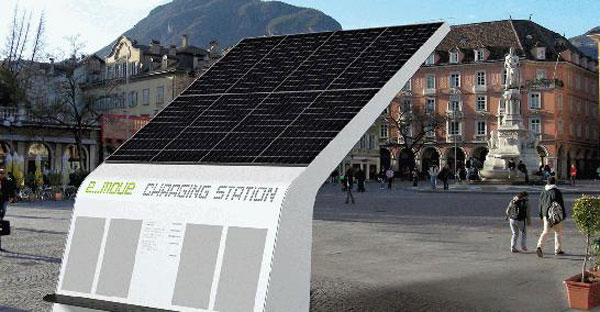 E-Move Charging, un sistema de recarga de dispositivos ví­a energí­a solar