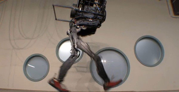 Petman, otro robot bí­pedo que corre como un humano y además gatea
