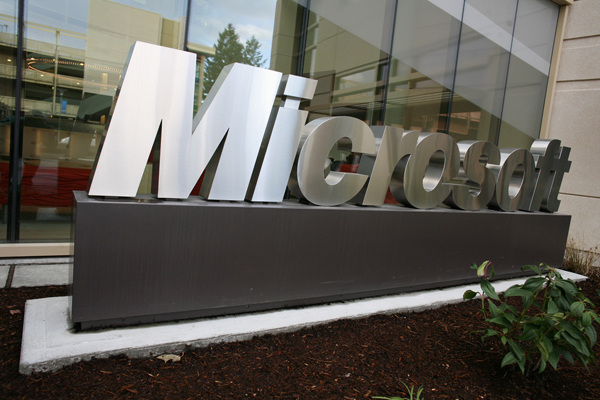 Multa millonaria a Microsoft por violar una patente de Word