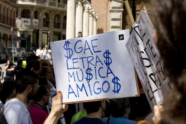 Los alcaldes catalanes se enfrentan a la SGAE