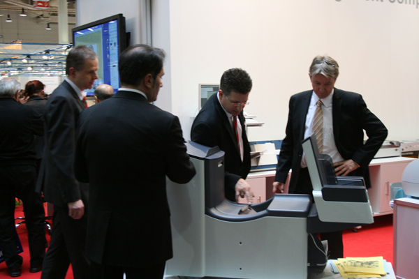 La policí­a visita el CeBIT para controlar la violación de patentes