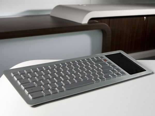 Asus EeeKeyboard, teclado-ordenador con conexión sin cables a la tele