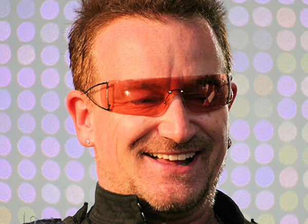 Facebook, el lí­der de U2 compra el 1% de la red social