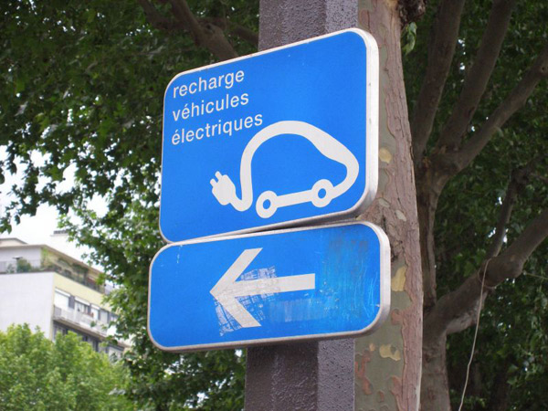 Francia compra 50.000 coches eléctricos para la Administración
