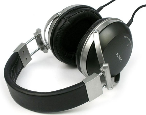 Denon AH-D2000, auriculares cerrados, resistentes y con graves potentes y realistas