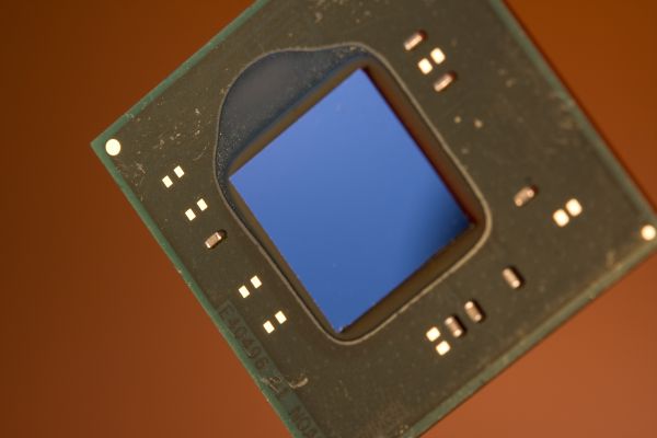 Intel y Qualcomm logran procesadores de doble núcleo y bajo consumo para dispositivos móviles
