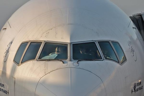 El Gobierno regula la telefoní­a móvil a bordo de los aviones