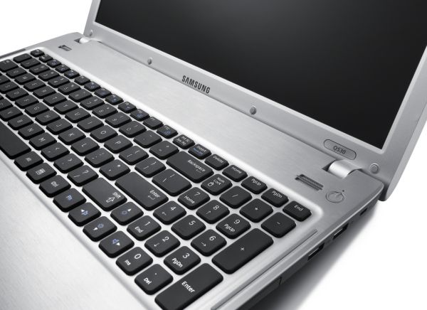 Samsung Q530, un ordenador portátil para viajes de negocios