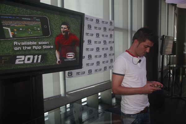 Real Football 2011, David Villa en la presentación de Real Football 2011 para iPhone