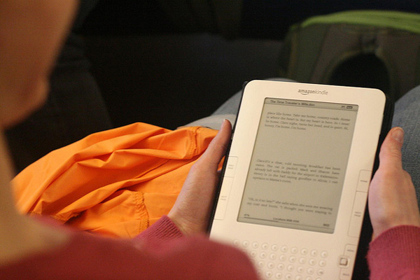 Kindle, Amazon prestará libros Kindle durante 14 dí­as