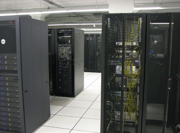 Servidores, el lider del mercado de los servidores en 2010 es HP seguido muy de cerca por IBM
