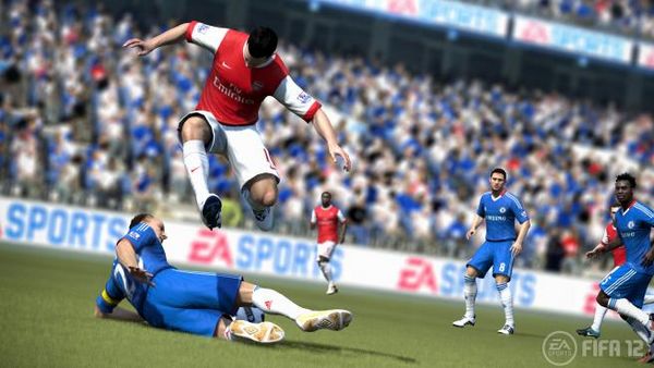 FIFA 12, Piqué y Xabi Alonso aparecerán en la carátula del juego de fútbol FIFA 12