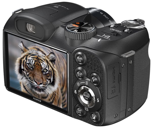 Fujifilm Finepix S4000, cámara compacta con zoom superlargo y función macro 4