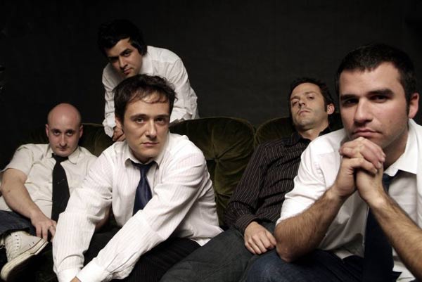loveoflesbian_2 Facebook cierra la página de Love of Lesbian con 97.000 fans a cuestas 4