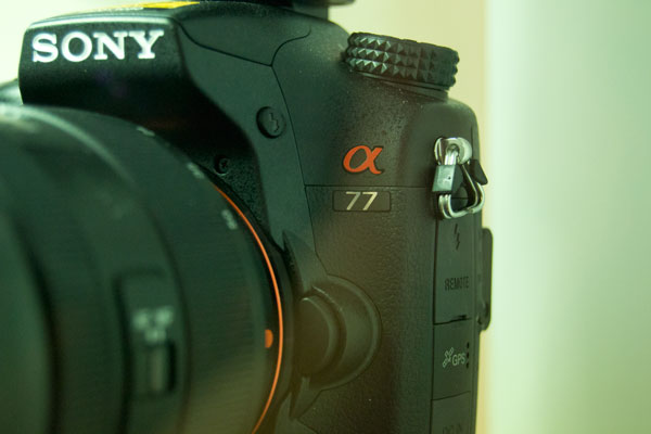 SONY-a77 Sony presenta su nueva línea de cámaras 2