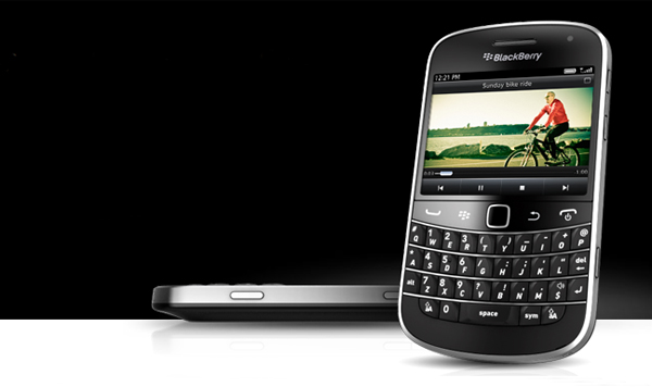 BlackBerry Bold 9900, nuevo smartphone con teclado y pantalla táctil