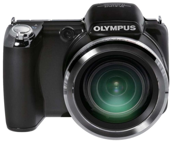 Olympus SP-810UZ, cámara compacta con zoom de 36 aumentos y capacidades panorámicas y 3D