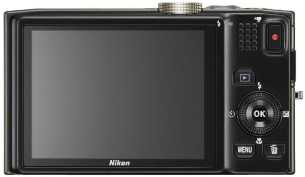 Nikon S8200, una cámara con superzoom y un cuerpo compacto 2