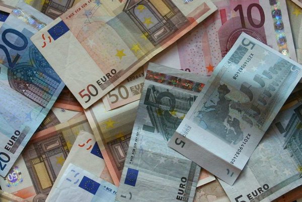 SGAE: 30 millones de euros gastados en viajes, joyas, lencerí­a y otros lujos 2