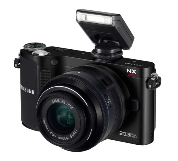 Samsung NX200, cámara compacta de objetivos intercambiables 3