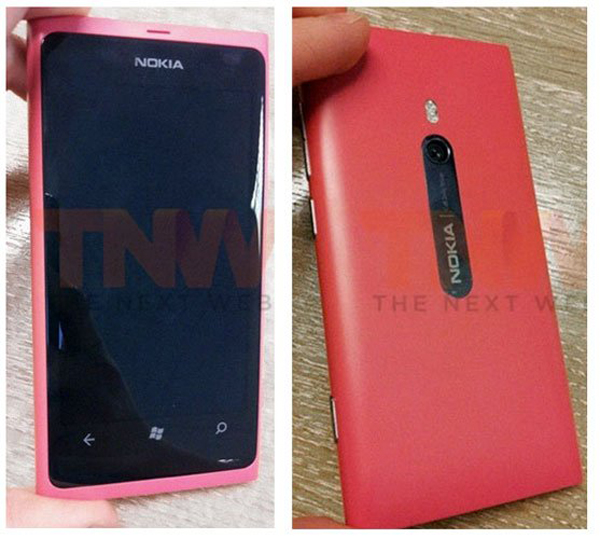 Nokia 800, aparecen nuevas fotos en color magenta