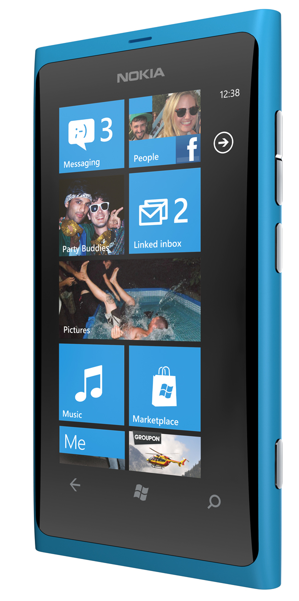 Nokia Lumia 800 02
