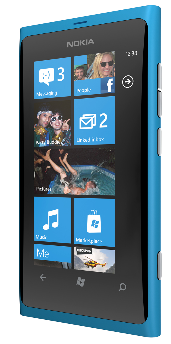 Nokia Lumia 800 02 (1)
