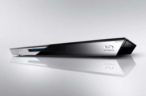 Panasonic DMP-BDT320 y Panasonic DMP-BDT220, lectores Blu-ray 3D