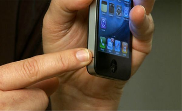 Los consumidores ganan a Apple en tribunales por los problemas de antena del iPhone 4