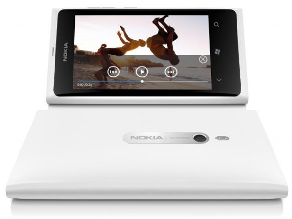 Nokia Lumia 900 también estará disponible en color blanco