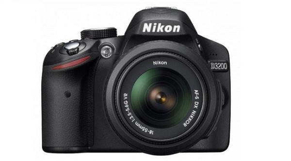 Nikon D3200, nueva cámara réflex de 24 megapí­xeles