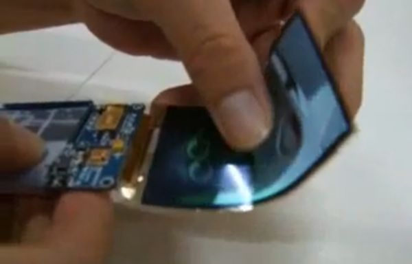 Un pedido de pantallas OLED flexibles a Samsung dispara los rumores de un iPhone 5 con pantalla flexible