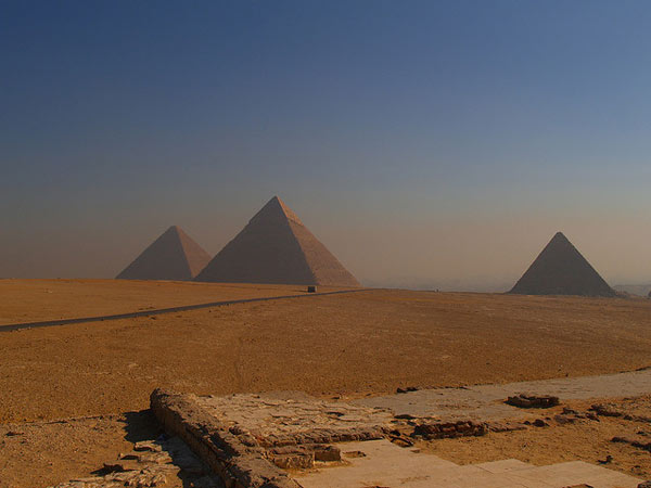 Descubren por Google Earth dos nuevas pirámides en Egipto