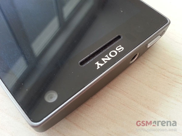Sony Xperia SL 02