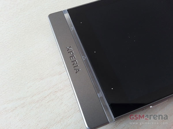Sony Xperia SL 03