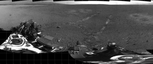 El Curiosity da el primer paseo corto por Marte
