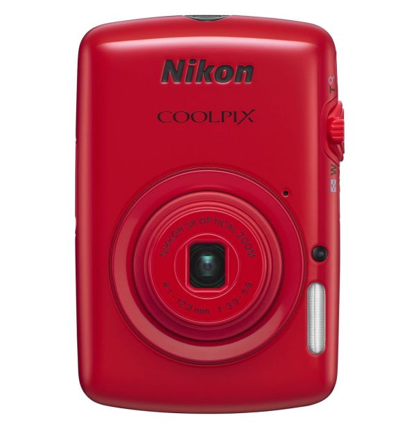 Nikon Coolpix S01, ultracompacta como una tarjeta de crédito